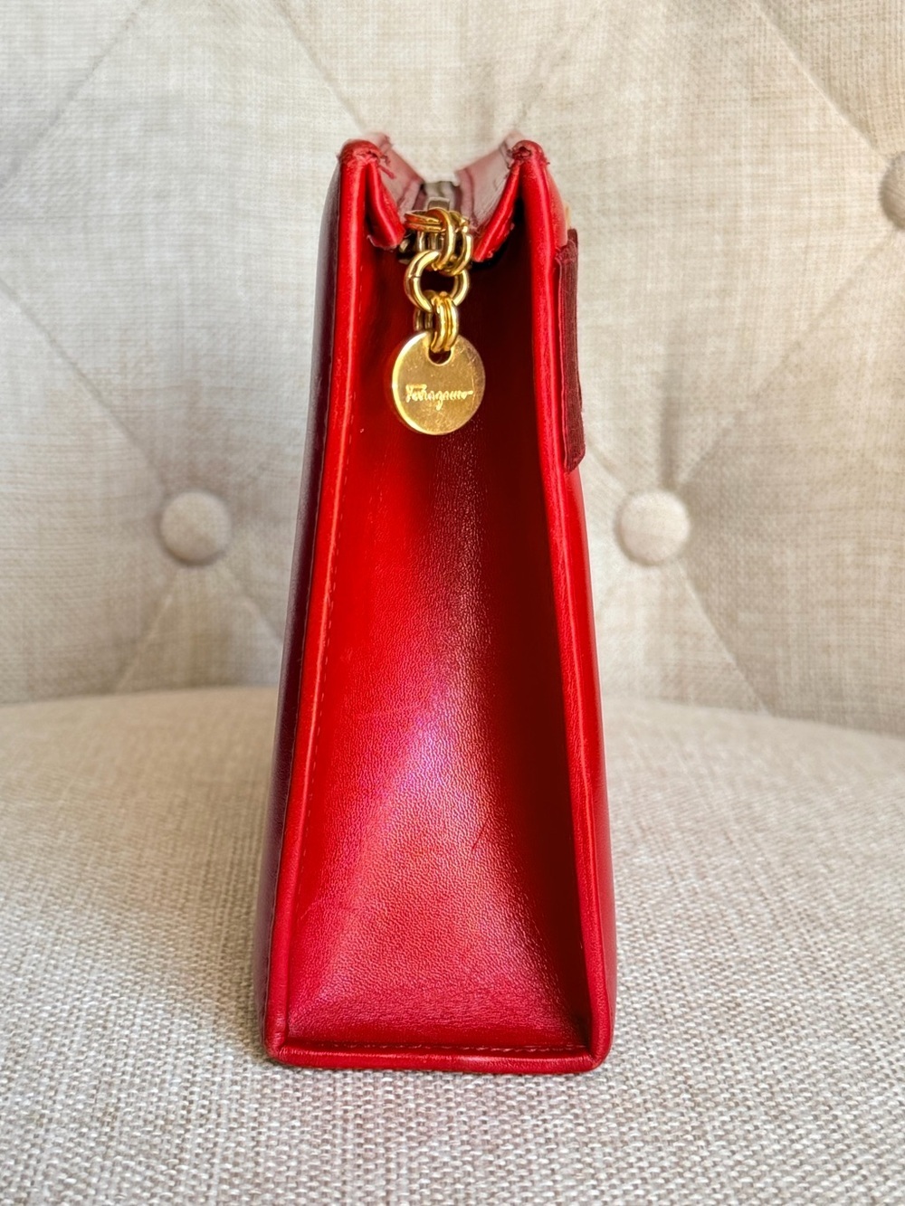 Vintage Salvatore Ferragamo Vara Bow Mini Vanity Case Red Leather Gold Hardware - Picture 4 of 10